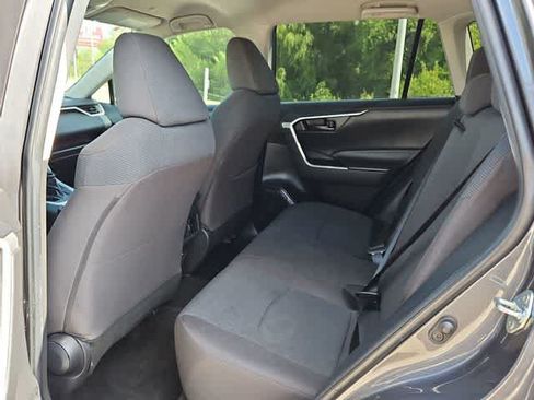Used 2023 Toyota RAV4 LE AWD/4WD image 16
