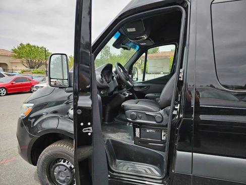 Used 2024 Mercedes-Benz Sprinter 3500 image 19