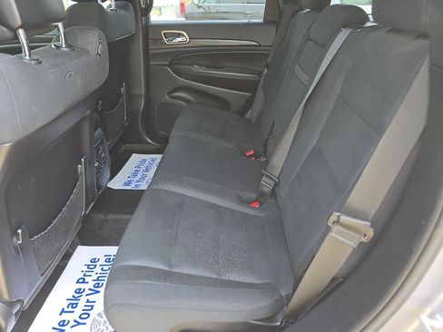 Used 2016 Jeep Grand Cherokee Laredo w/ Quick Order Package 23E AWD/4WD image 13