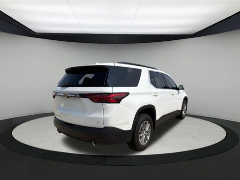 Used 2023 Chevrolet Traverse LT AWD/4WD image 5