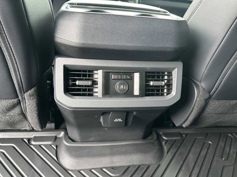 Used 2025 Ford F350 Lariat image 30