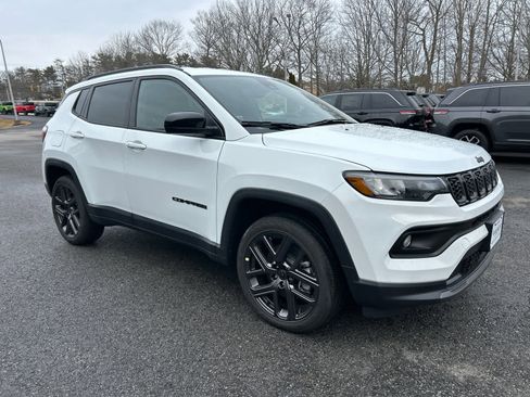 New 2026 Jeep Compass Latitude image 2
