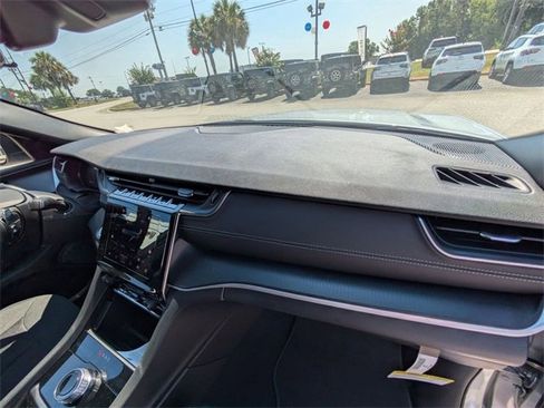 New 2025 Jeep Grand Cherokee L Laredo image 40