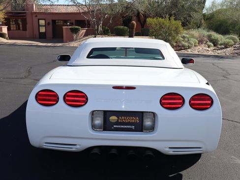 Used 1998 Chevrolet Corvette w/ Performance Handling Pkg image 30
