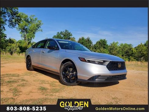 Used 2025 Honda Accord SE image 1