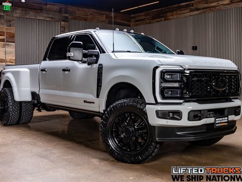 Used 2026 Ford F350 Platinum w/ FX4 Off-Road Package AWD/4WD image 1