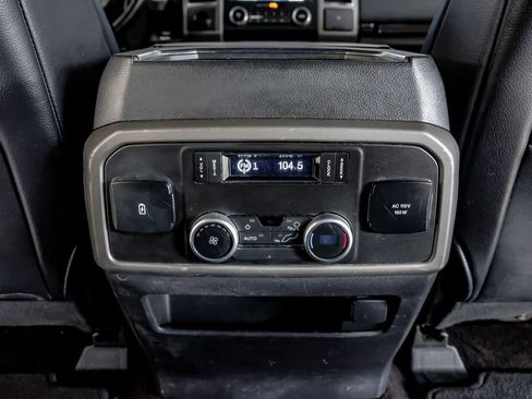 Used 2020 Ford Expedition XLT w/ Equipment Group 202A AWD/4WD image 36