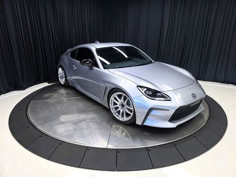 Used 2024 Toyota GR86 Premium RWD image 13