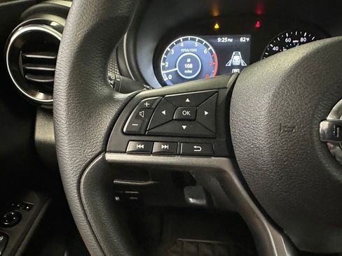 Used 2021 Nissan Kicks SV w/ Interior Electronics Package FWD image 9