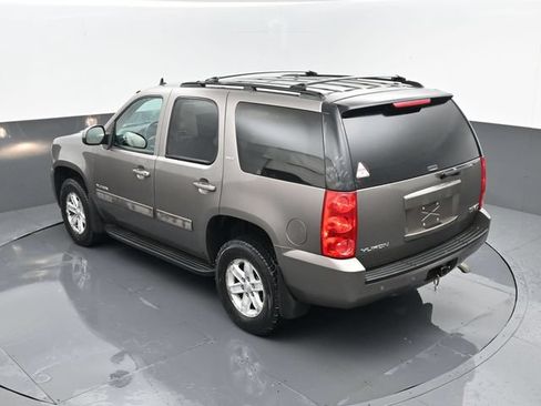 Used 2014 GMC Yukon SLT w/ SLT-2 Equipment Package AWD/4WD image 28