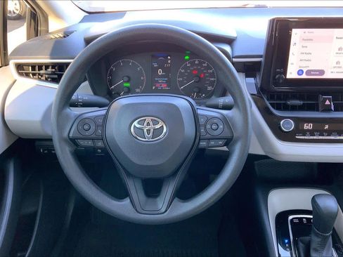 Used 2024 Toyota Corolla LE w/ LE Convenience Package image 5