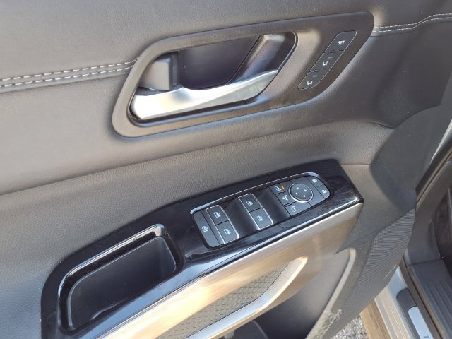 Certified 2025 Nissan Pathfinder Platinum FWD image 19