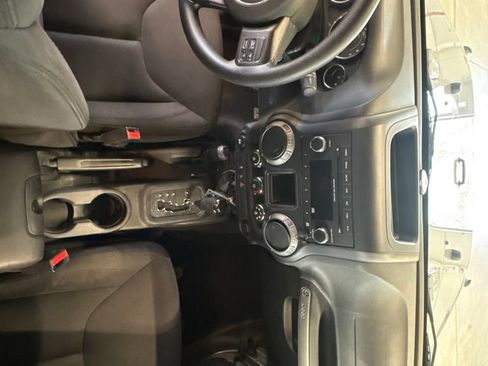 Used 2015 Jeep Wrangler Sport AWD/4WD image 6