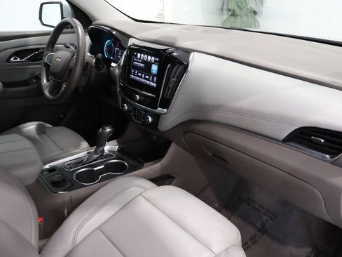 Used 2018 Chevrolet Traverse LT FWD image 10