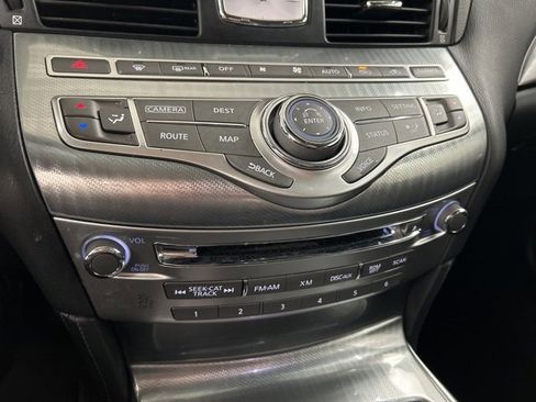 Used 2017 INFINITI Q70 L 3.7 image 17