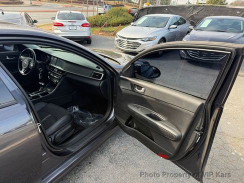 Used 2018 Kia Optima S w/ Panoramic Sunroof Package image 10