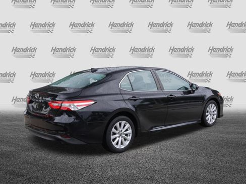 Used 2019 Toyota Camry LE FWD image 9