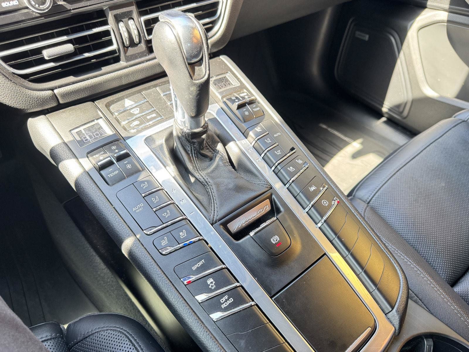 Used 2019 Porsche Macan AWD/4WD image 18
