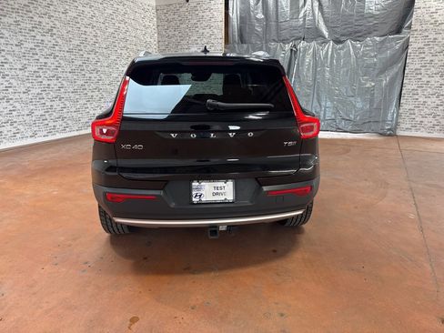 Used 2021 Volvo XC40 T5 Momentum w/ Protection Package Premier image 6