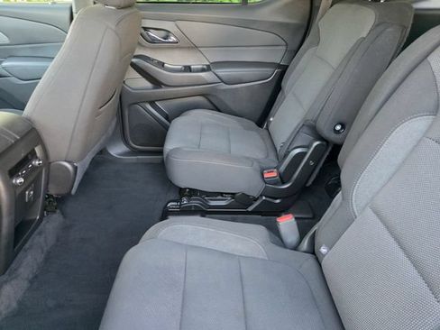 Used 2023 Chevrolet Traverse LT FWD image 13