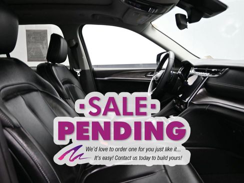 Used 2023 Jeep Grand Cherokee Limited image 9