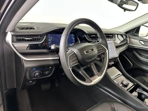 Used 2023 Jeep Grand Cherokee 4WD 4xe image 13