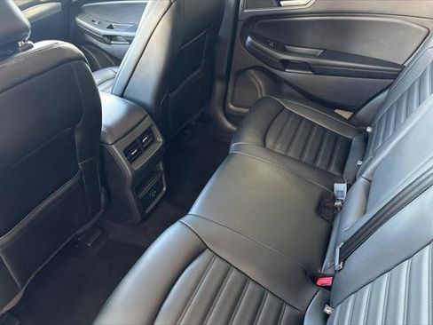 Used 2021 Ford Edge SEL image 11
