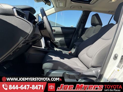 Used 2023 Toyota Corolla Cross LE w/ Moonroof Package image 27