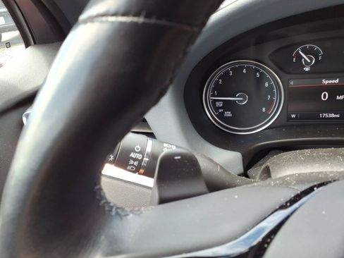 Used 2023 Buick Enclave Essence FWD image 23