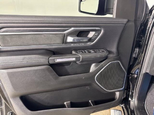 Used 2023 RAM 1500 Laramie AWD/4WD image 22
