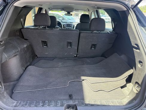 Used 2021 Chevrolet Equinox LS AWD/4WD image 14