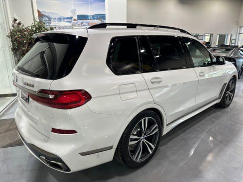 Used 2020 BMW X7 M50i w/ Dynamic Handling Package AWD/4WD image 2