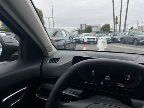 Used 2025 Kia K4 FWD image 35