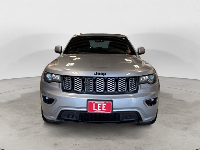 Used 2021 Jeep Grand Cherokee Laredo X AWD/4WD image 9