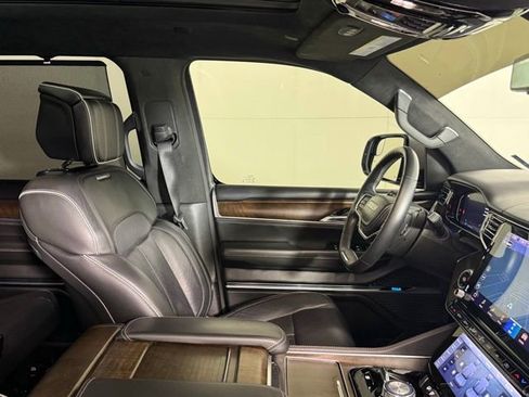 Used 2022 Jeep Grand Wagoneer Series II w/ Convenience Group III image 32