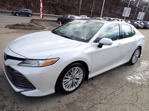 Certified 2019 Toyota Camry XLE image 10
