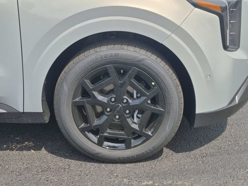 New 2027 Kia Carnival SX w/ Dark Edition Package FWD image 16