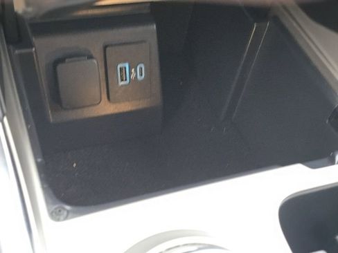 Used 2021 Ford Explorer Limited image 27