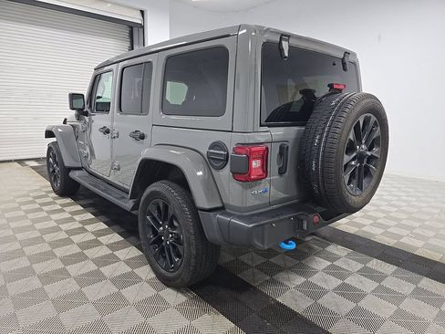 Used 2022 Jeep Wrangler Unlimited Sahara w/ Cold Weather Group AWD/4WD image 4