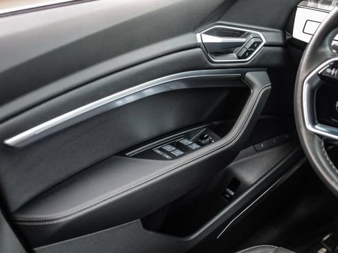 Used 2022 Audi e-tron Premium Plus AWD/4WD image 42