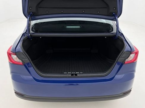 Used 2025 Toyota Camry LE AWD/4WD image 23