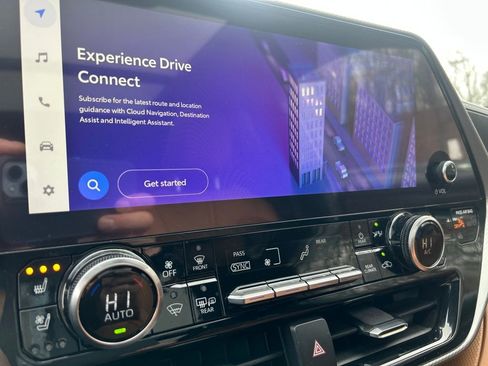 Used 2023 Toyota Highlander Platinum image 19