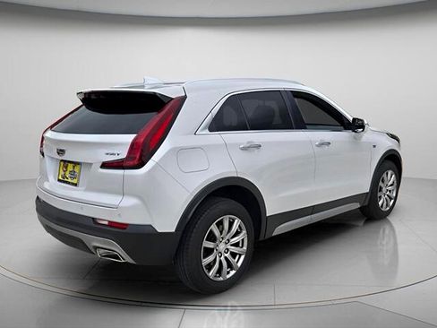 Used 2022 Cadillac XT4 Premium Luxury w/ Enhanced Visibility Package FWD image 7