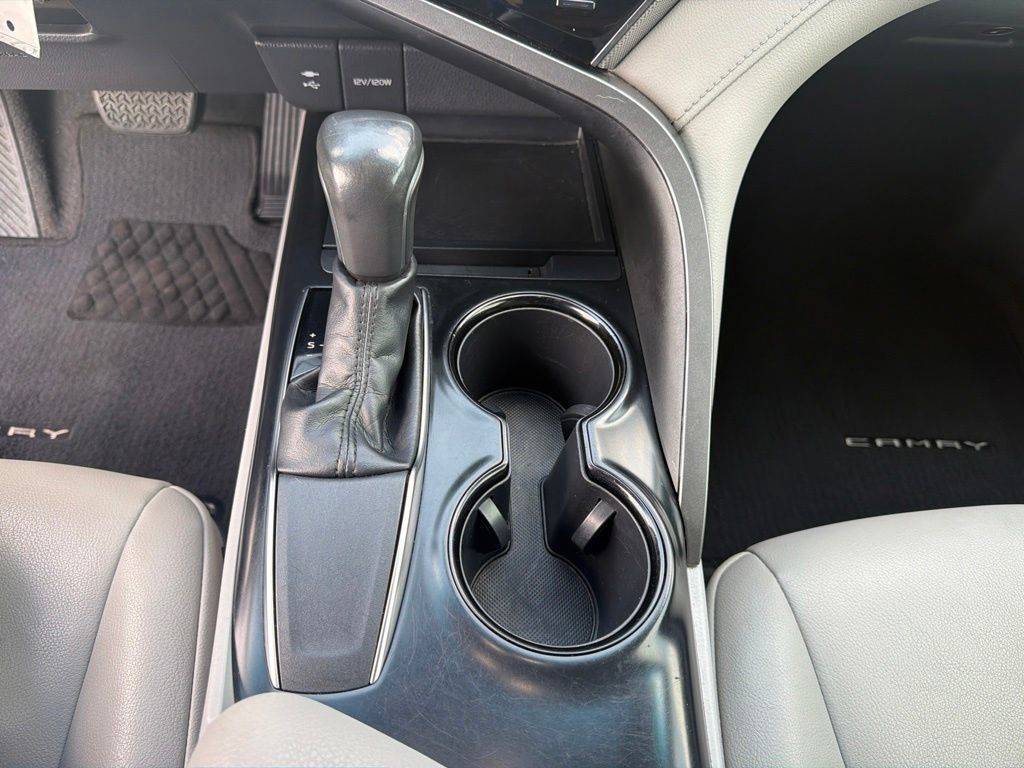 Used 2019 Toyota Camry SE w/ Carpet Mat Package FWD image 27