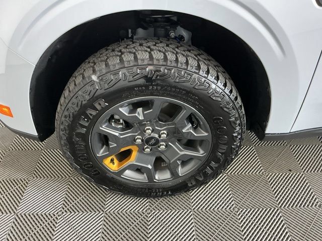 Used 2026 Ford Maverick Tremor AWD/4WD image 32
