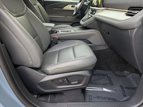 New 2026 Ford Explorer Active w/ Active Comfort Package RWD image 38