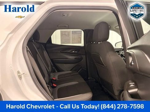 Used 2024 Chevrolet TrailBlazer LT w/ Convenience Package AWD/4WD image 9