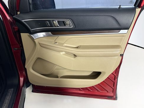 Used 2017 Ford Explorer Limited w/ Equipment Group 301A image 35