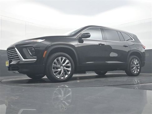 Used 2025 Buick Enclave Preferred image 30