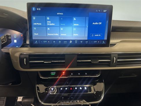 New 2026 Lincoln Corsair Premiere image 14